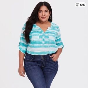 Torrid Harper size 1 aqua blouse. Like new condition